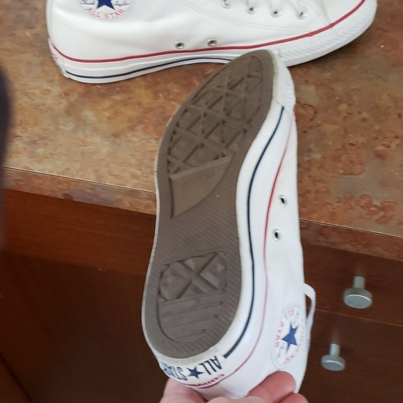 Converse - Picture 2 of 3